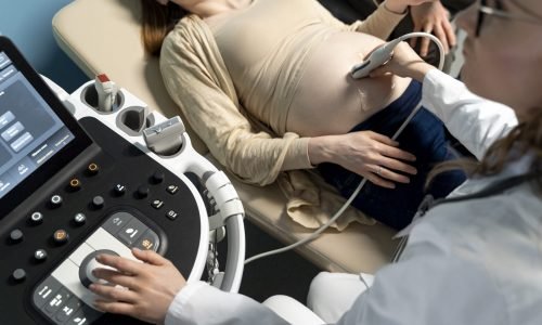 gynecologist-performing-ultrasound-consultation